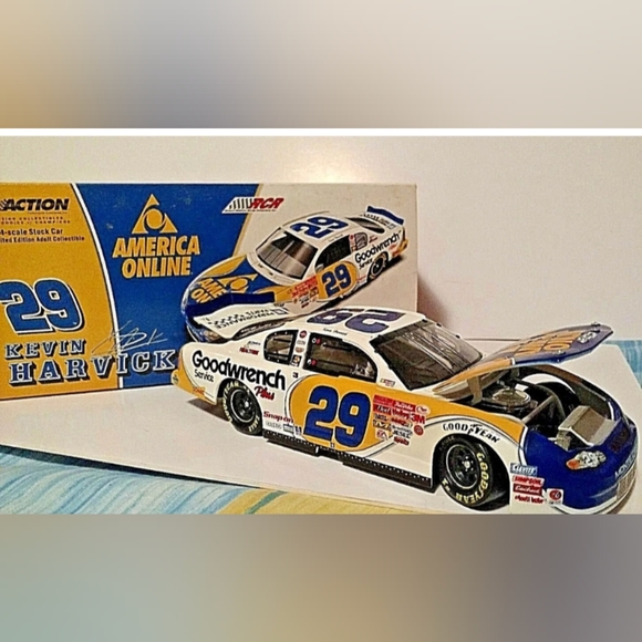 Adult Collectibles Action Kevin Harvick AMERICA ONLINE 2001 STOCK CAR NEW - Picture 10 of 12